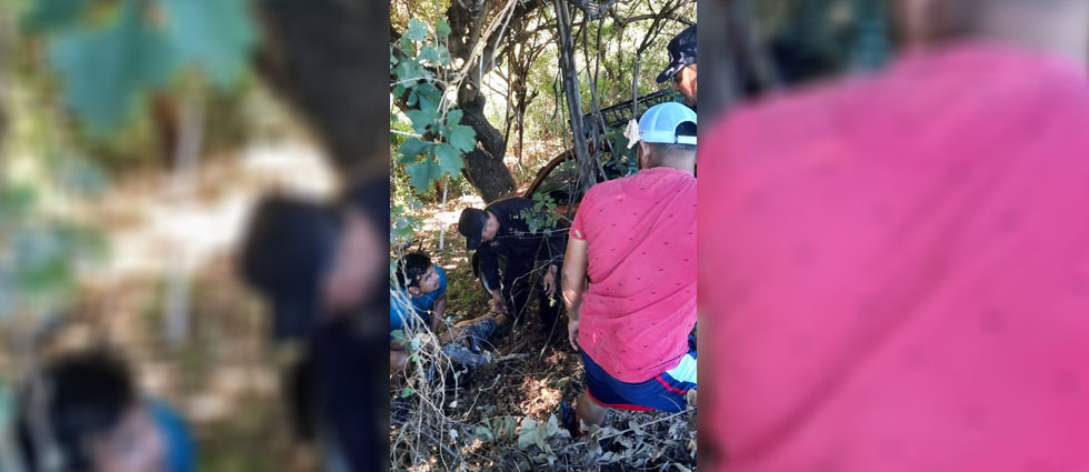 Al menos un lesionado tras choque entre autos que se salieron de la vía en La Paz