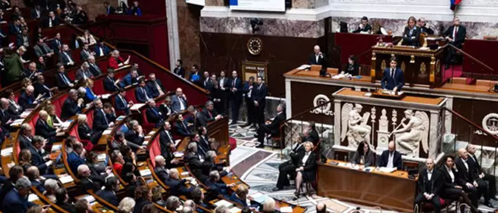 Francia incluye en su constitución la “libertad garantizada” a interrumpir el embarazo