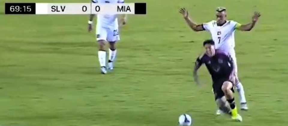 Darwin Cerén se defiende y afirma que no buscó lesionar a  Facundo Farías