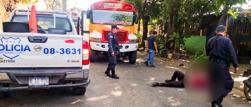 Motorista de bus de la ruta 92 es atropellado por motocicleta