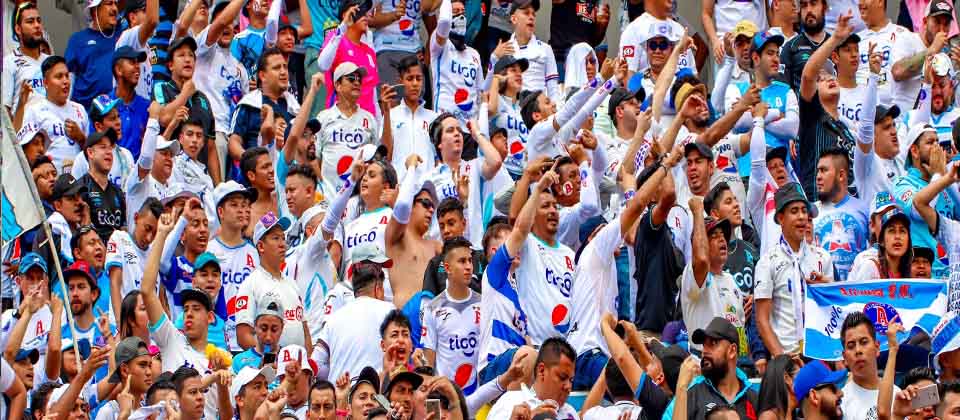 Salvadoreños desean éxitos al poderoso Alianza en el 2024 en sus redes sociales