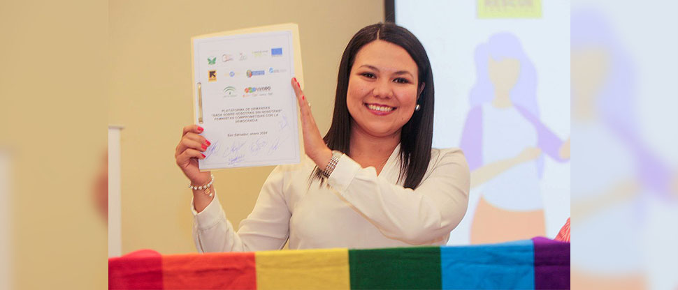 Anabel Belloso reafirma que FMLN mantendrá compromiso de aprobar leyes y derechos a personas LGBTIQ+