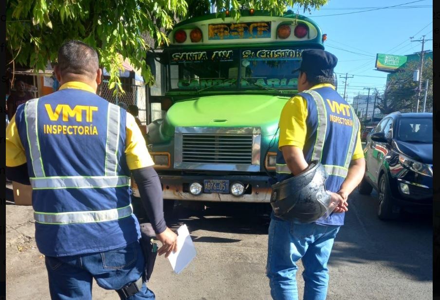 Sancionan a motoristas por permanecer más tiempo del necesario en las paradas de buses