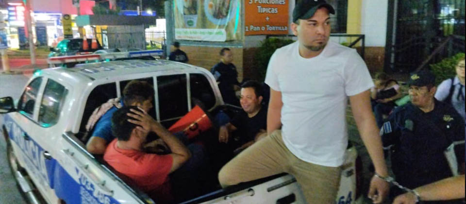 No aprenden, siguen deteniendo a conductores borrachos en San Salvador
