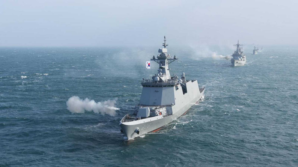 Corea del Norte lanza 200 proyectiles a Corea del Sur