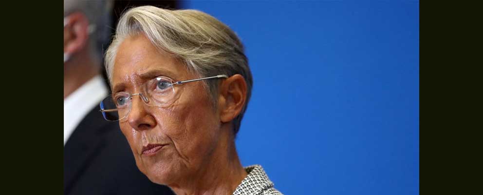 Dimite como primera ministra de Francia