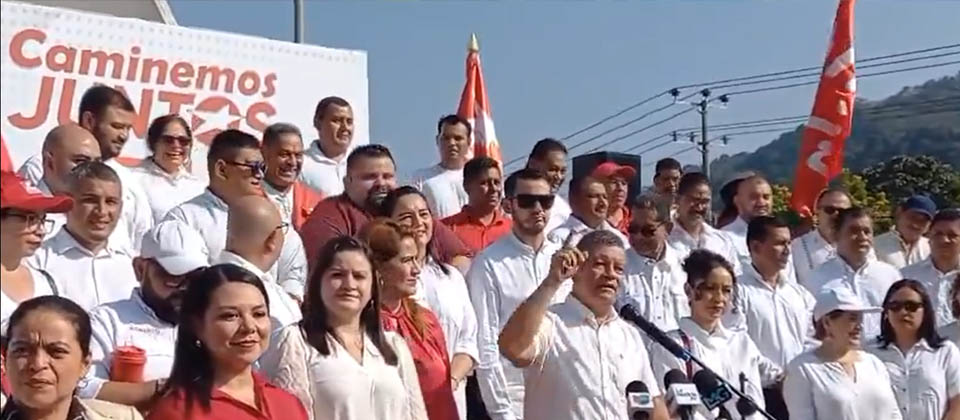 Chino Flores: “Estos cipotes se creen dueños de la historia y que la historia comenzó hace cinco años”