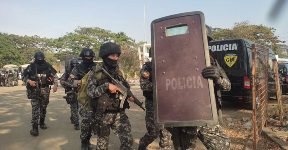 Detienen a delincuentes que irrumpieron canal de TV en Ecuador