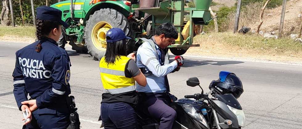 Entregan kits de seguridad vial en control vehicular