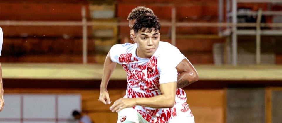 Alianza podría pedir la cesión del chalateco Leonardo Menjívar