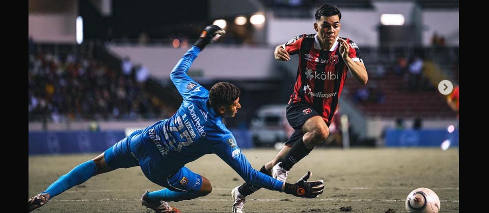 Prensa de Costa Rica lamenta la posible salida del chalateco Leo Menjívar de Alajuelense
