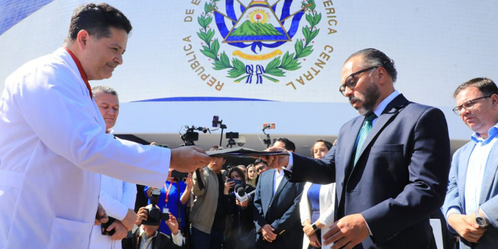 Médicos piden la creación de un nuevo ente que certifique las especialidades en El Salvador