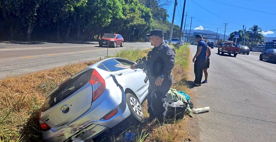 PNC reporta fuerte accidente en la carretera a Santa Ana
