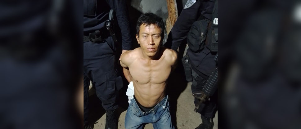 De rodillas: capturan a pandillero que aseguraba que él «tenía el control” en Chalatenango