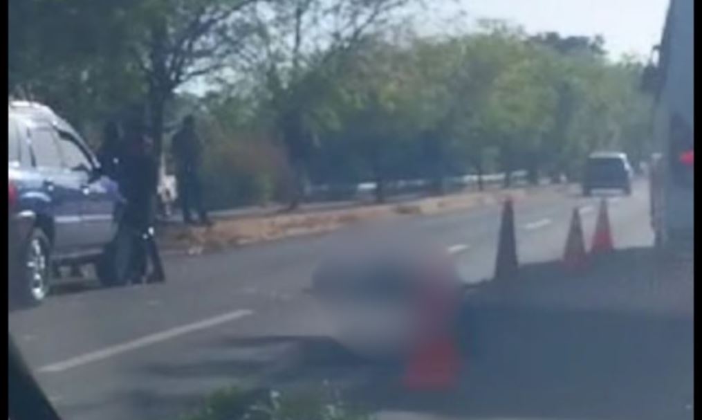 Hombre pierde la vida cuando intentaba cruzar la carretera en La Unión