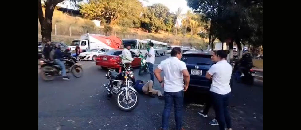 Un lesionado tras fuerte accidente en la capital