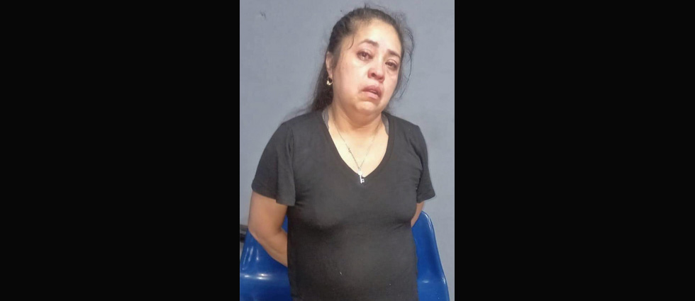 Mujer ebria llora al ser detenida por provocar un accidente de tránsito en La Libertad