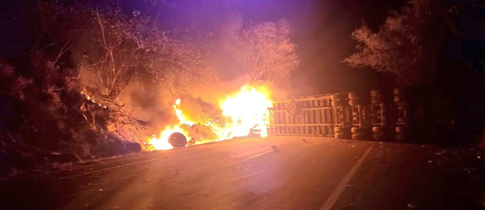 Tres personas mueren tras fuerte accidente en La Paz