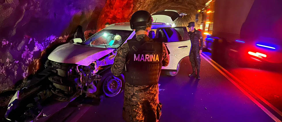 Dos lesionados tras accidente en túnel de la carretera Litoral