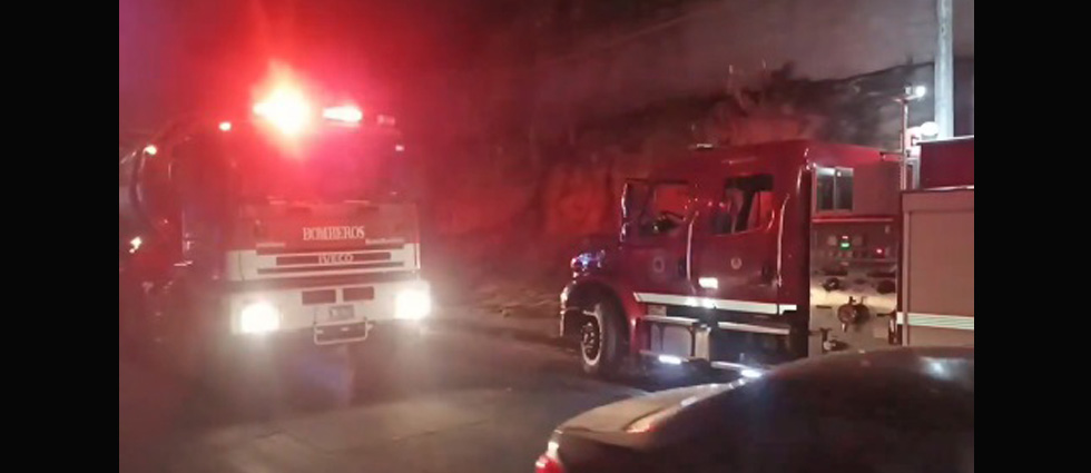 Reportan incendio en taller de electrodomésticos en San Salvador