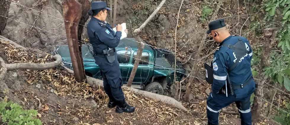 Imprudente conductora que no portaba licencia ocasiona accidente que deja un fallecido