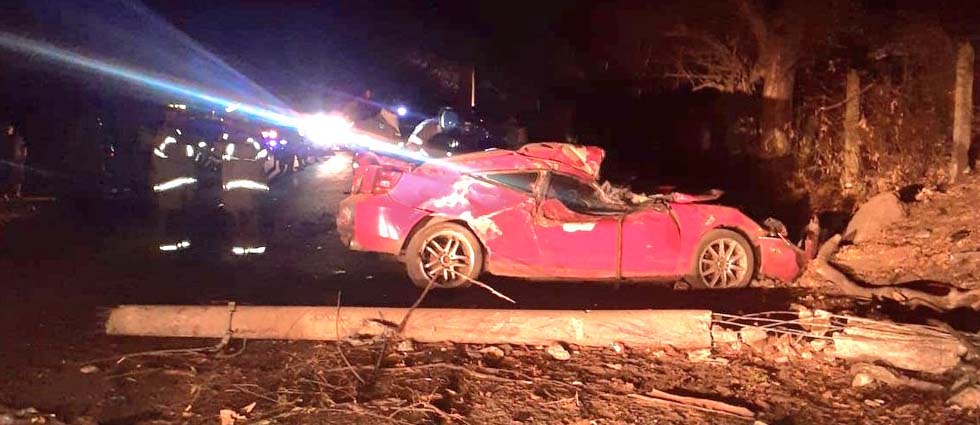 Dos lesionados tras fuerte accidente en La Paz