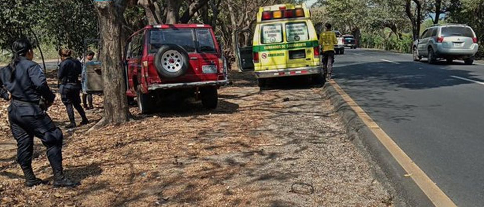 Accidente deja dos lesionados en carretera Panamericana