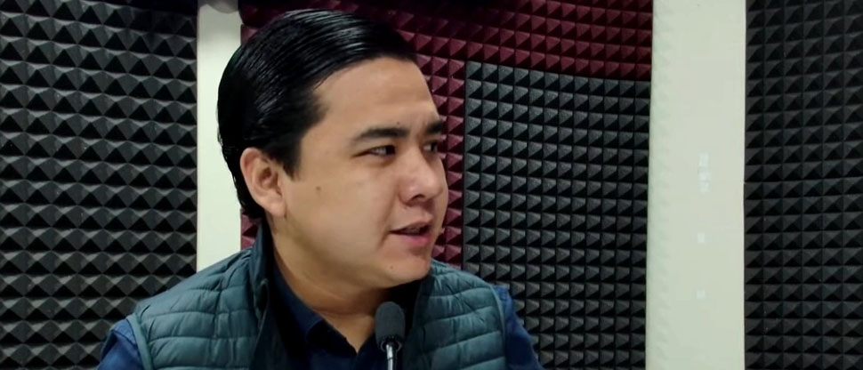 Presidente de Nuestro Tiempo pide a la gente que se tome el hotel donde hacen el escrutinio final