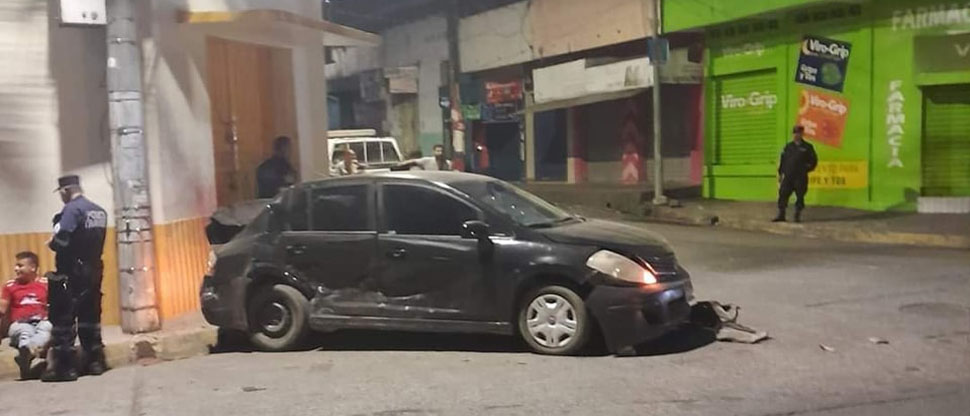 Automovilista ebrio provoca aparatoso choque en la calle Grimaldi, Usulután