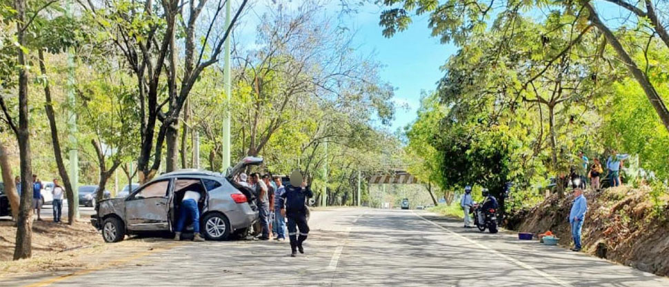 Excesiva velocidad pudo provocar mortal accidente en carretera a Comalapa