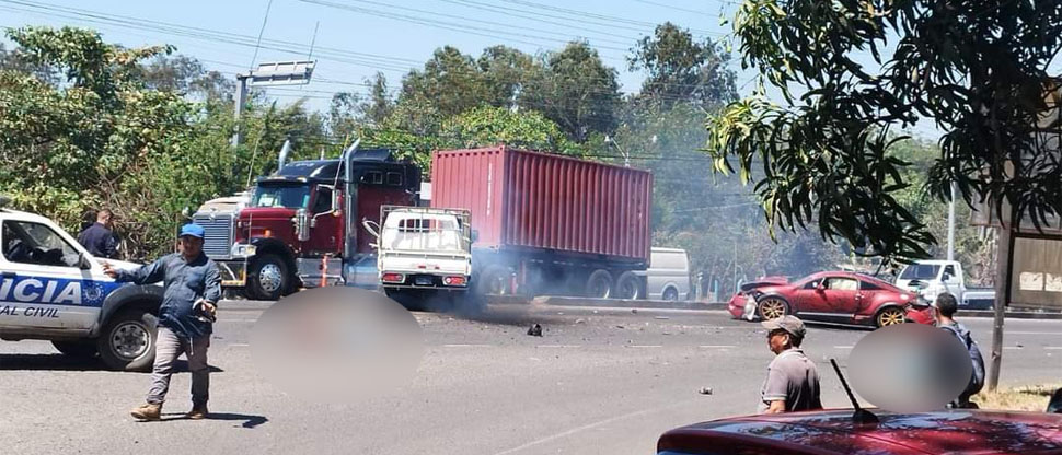2 personas fallecen tras grave choque en el desvío a Los Cóbanos