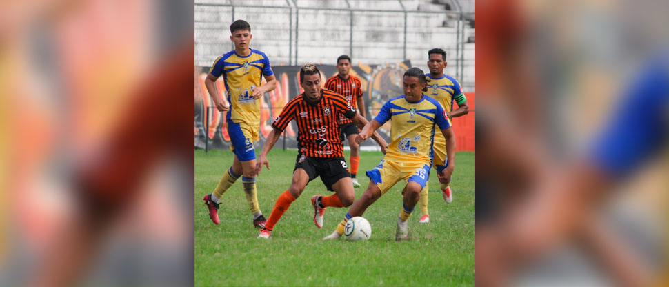 Darwin Cerén vuelve a lucir la cinta de capitán de CD Águila