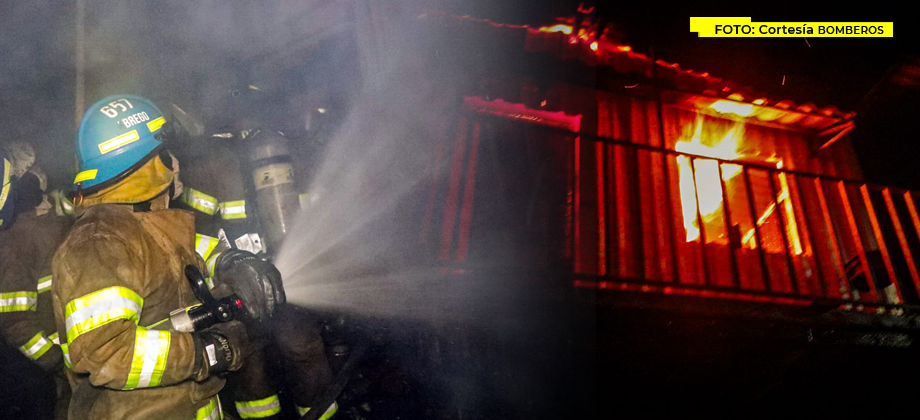 Reportan una persona fallecida tras incendio de vivienda en Santa Tecla