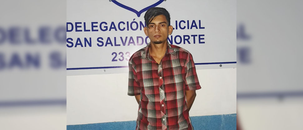 PNC captura a pandillero que llevaba una subametralladora y municiones