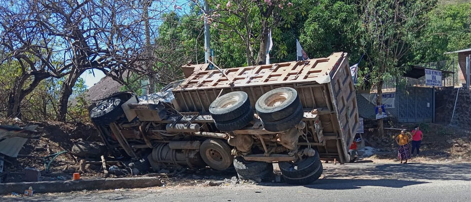 Reportan fuerte accidente en carretera a Chirilagua, San Miguel  