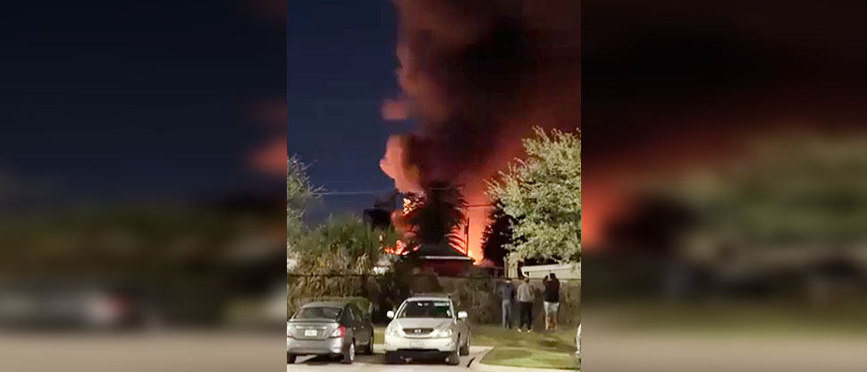 Al menos tres fallecidos tras estrellarse avioneta contra varias casas en Florida