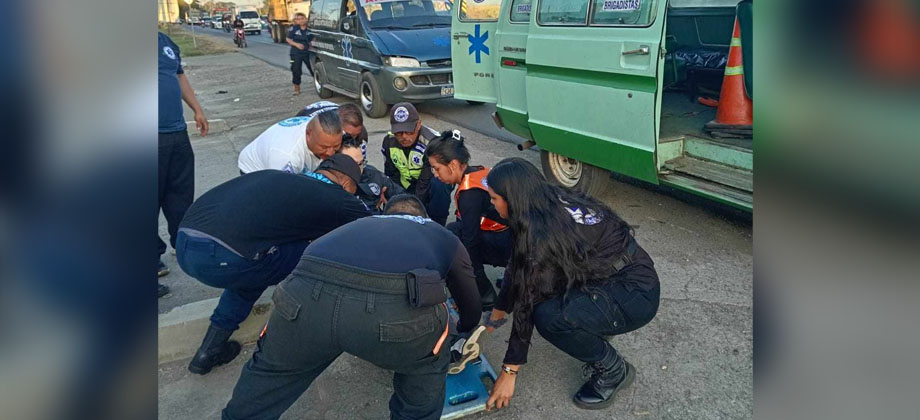 Motociclista gravemente lesionado tras accidentarse en carretera a Santa Ana
