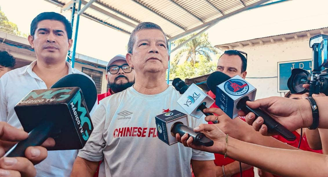 Chino Flores dice que «solo los cristales se rajan» al ser virtual perdedor de las elecciones