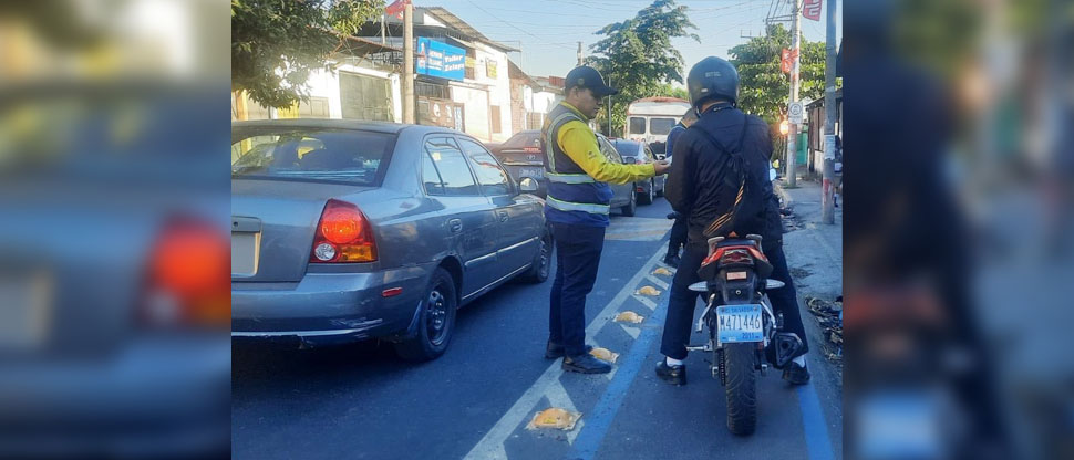 Multan a motociclistas que frecuentan uso de la ciclovía en San Jacinto