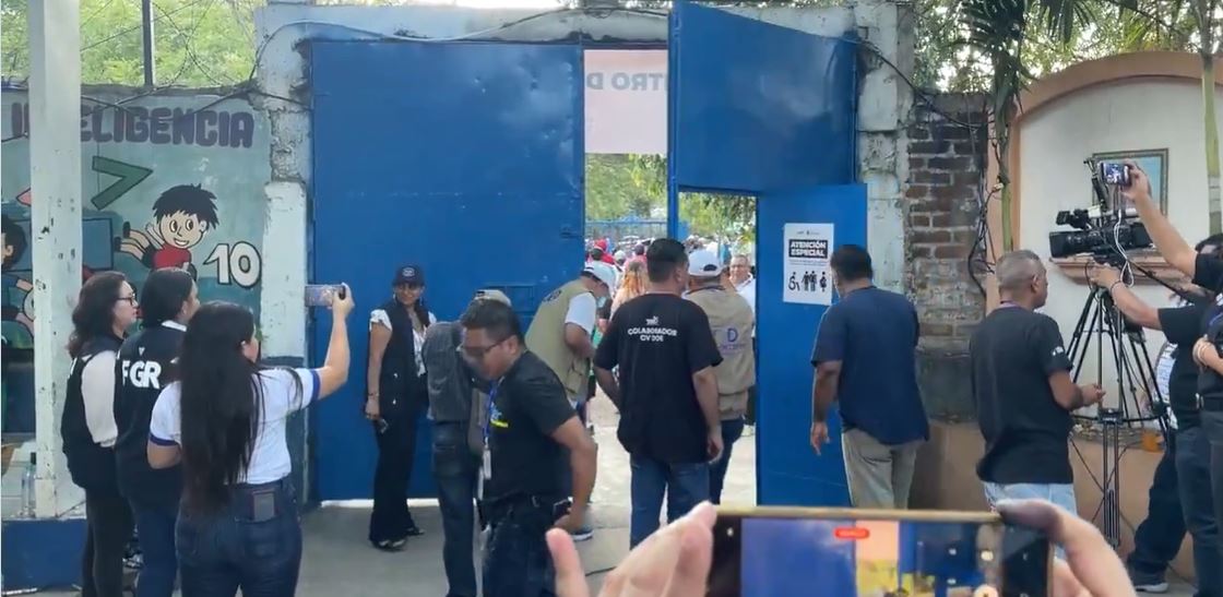 Cierran centros de votación tras finalizar el horario establecido por la ley