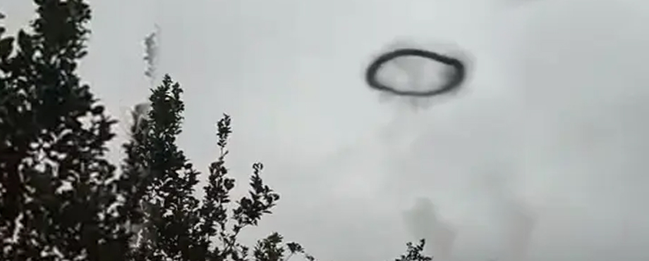 Graban extraño anillo negro que sobrevoló una finca de Tucumán, Argentina