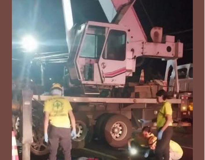 Joven se estrella contra una grúa y pierde la vida esta madrugada