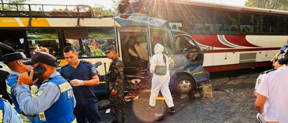 Choque entre autobuses deja al menos 17 pasajeros fallecidos en Copán, Honduras