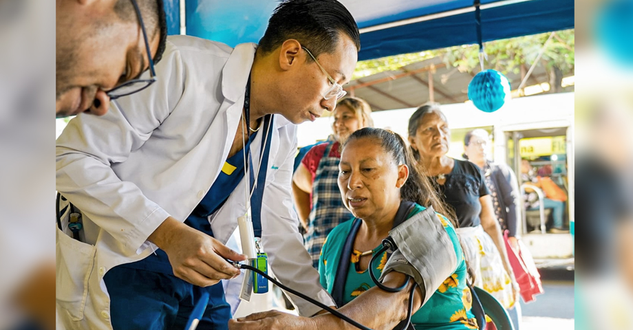 Benefician a cientos de capitalinos con jornada medica