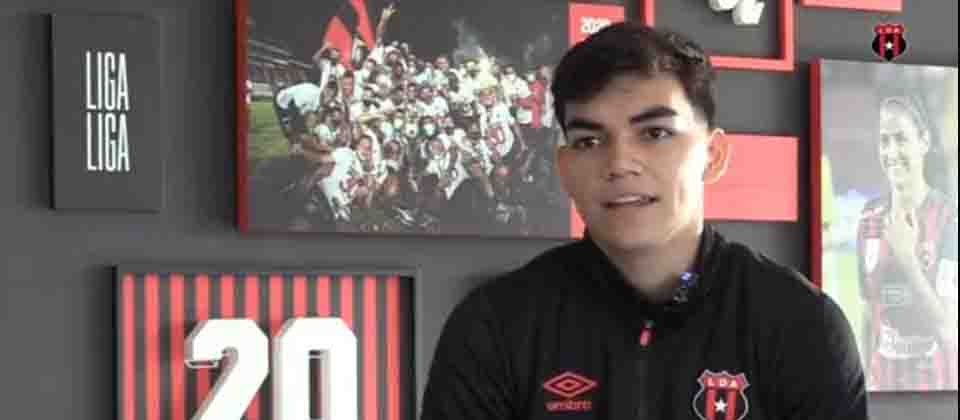 Chalateco Leo Menjívar ve positivo su salida del Alajuelense
