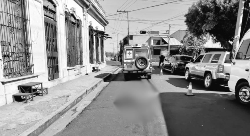 Joven mujer pierde la vida atropellada en San Salvador