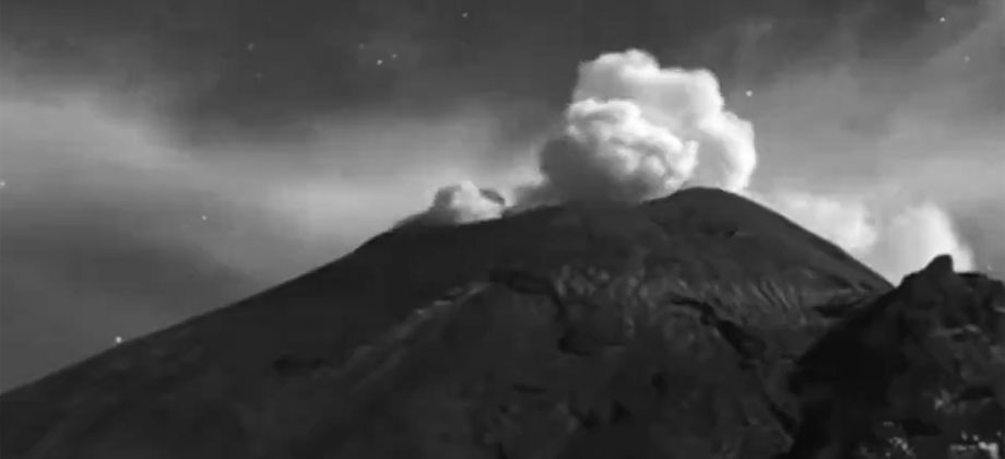 Continua actividad en volcán Popocatépetl (México)