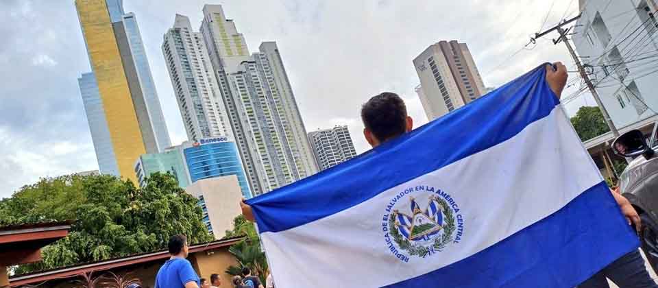 Más de 300 personas esperaron en la fila su momento para ejercer su voto en Panamá