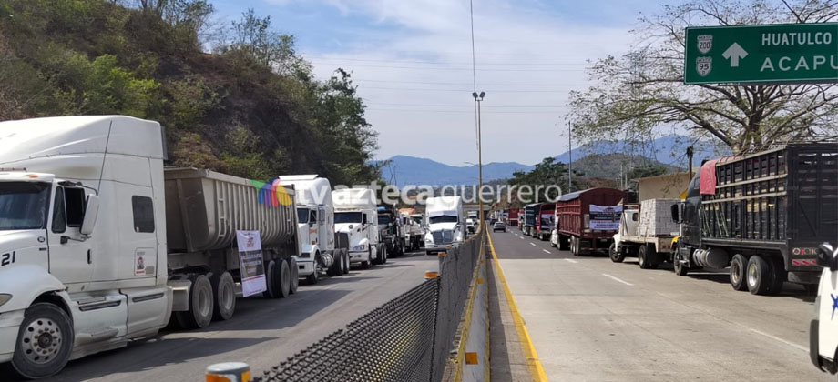 Transportistas entran en paro por altos índices de inseguridad en México