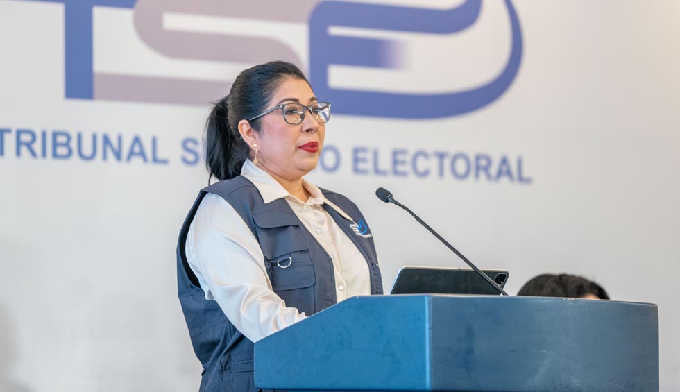 185,904 salvadoreños en el exterior ya han emitido su voto